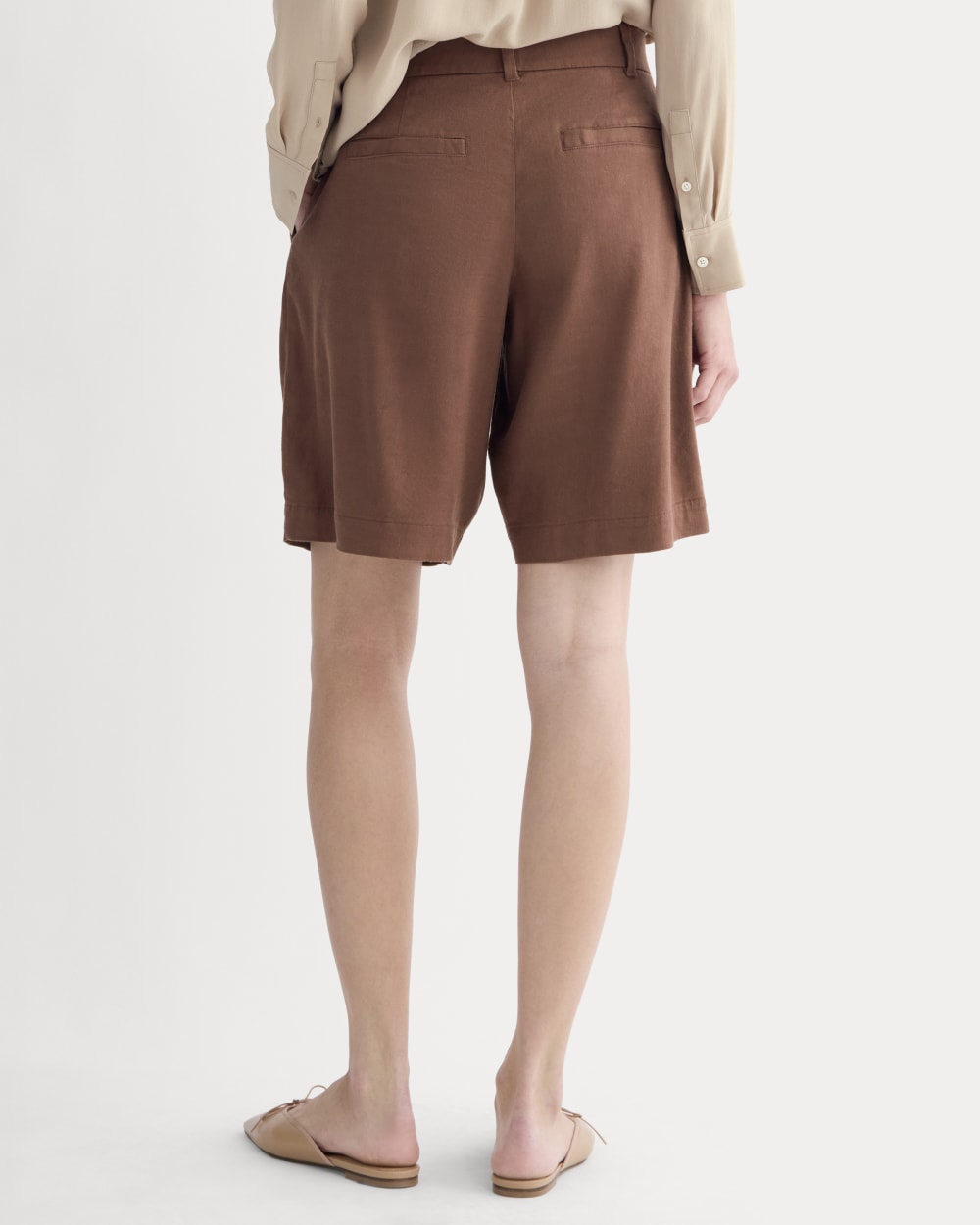 womens-pleated-short-in-stretch-linen-cedarwood