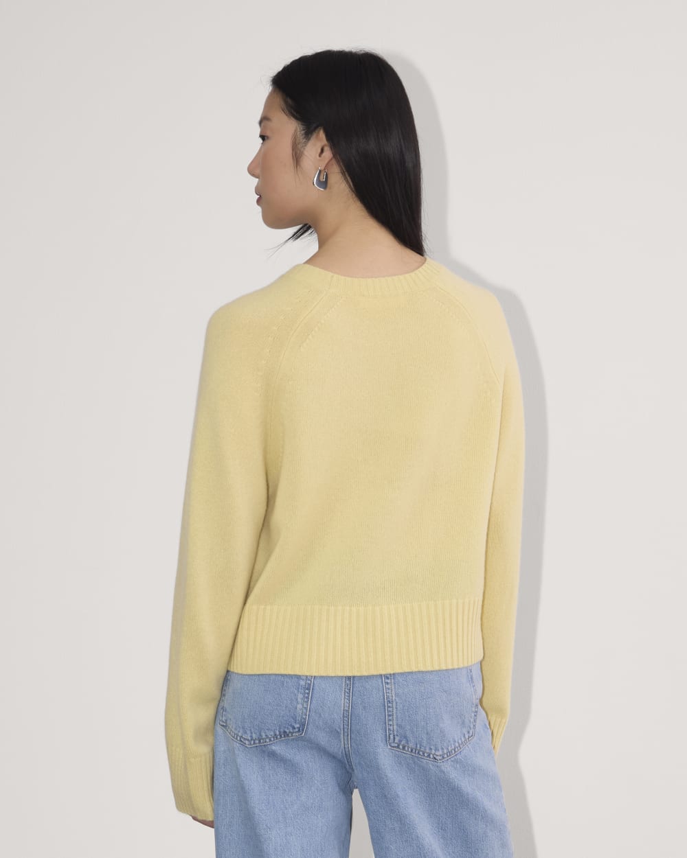 womens-cashmere-boxy-crew-sweater-parsnip