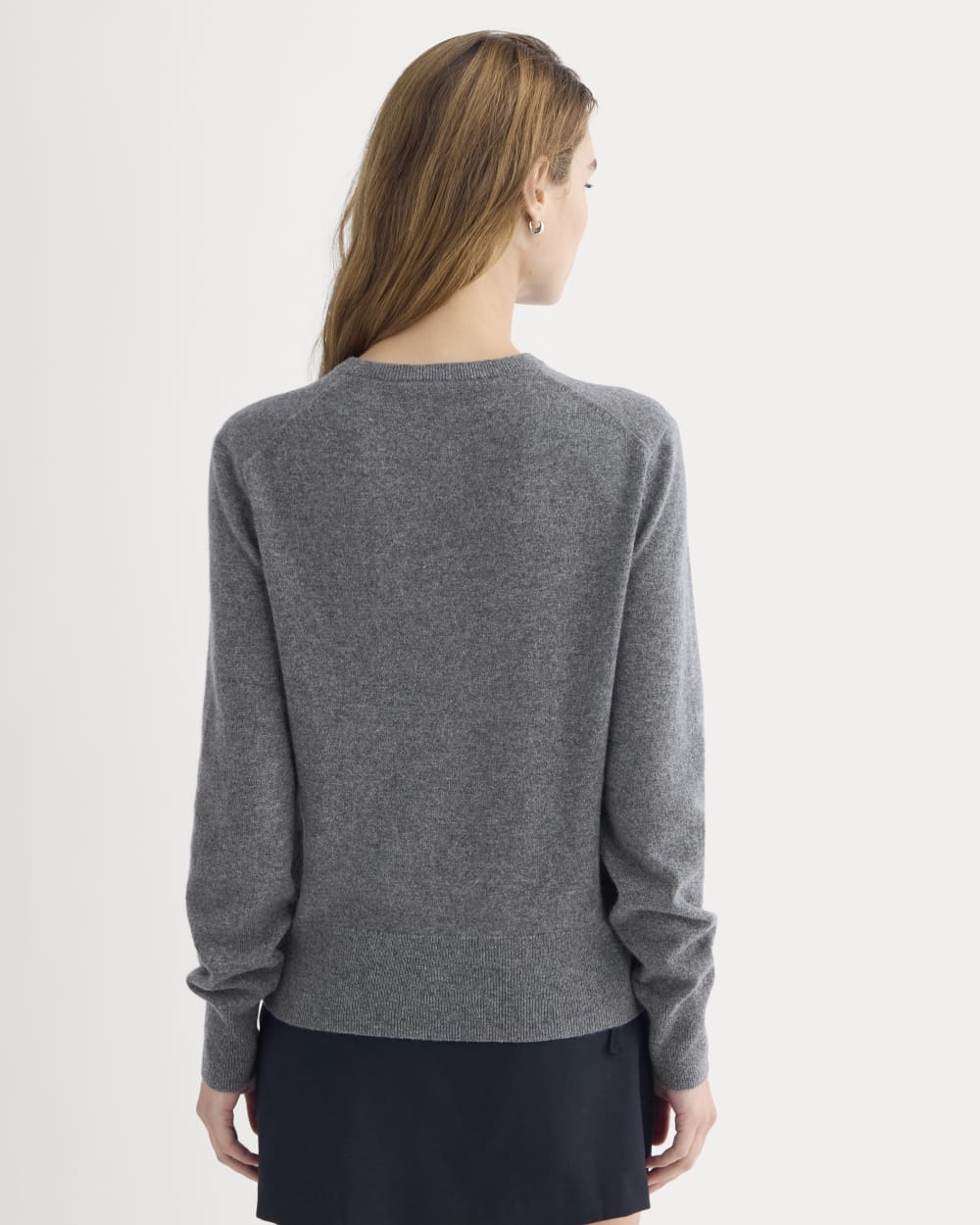 womens-cashmere-slim-crew-sweater-heather-charcoal