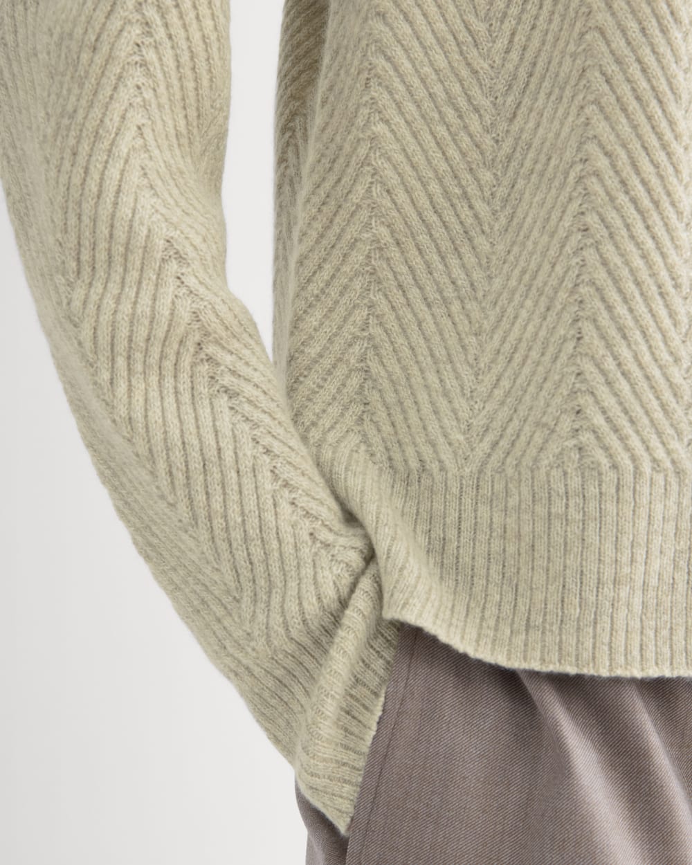 womens-cashmere-herringbone-sweater-canvas
