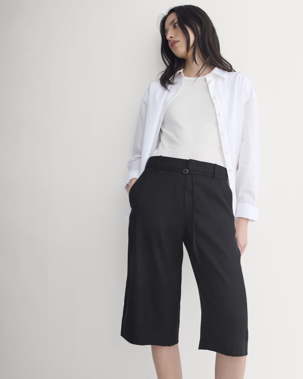 womens-long-tailored-short-stretch-linen-black