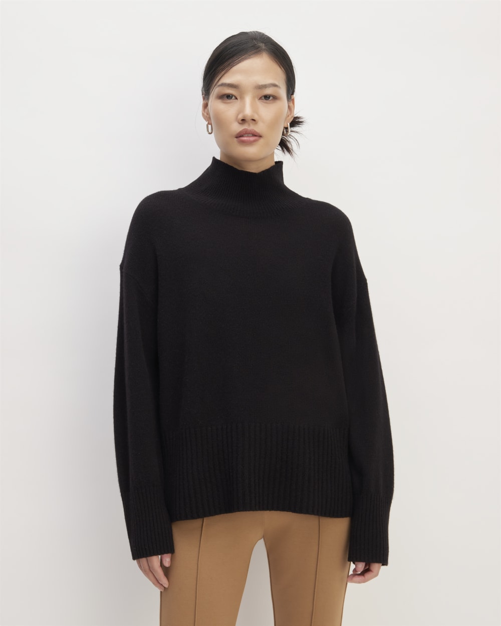 The Cashmere Oversized Turtleneck | Black – Everlane