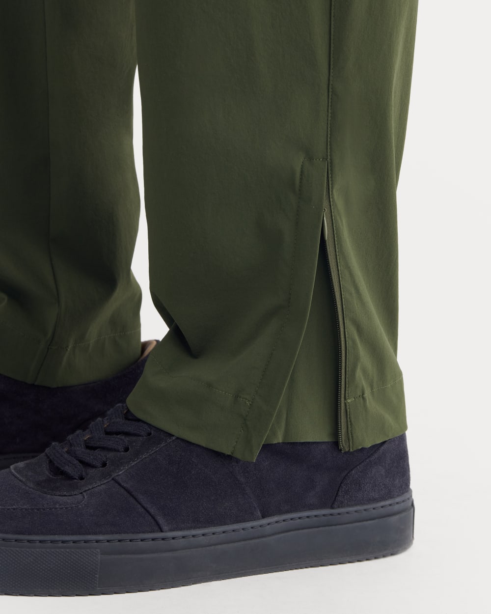 mens-transit-recycled-nylon-jogger-dark-forest