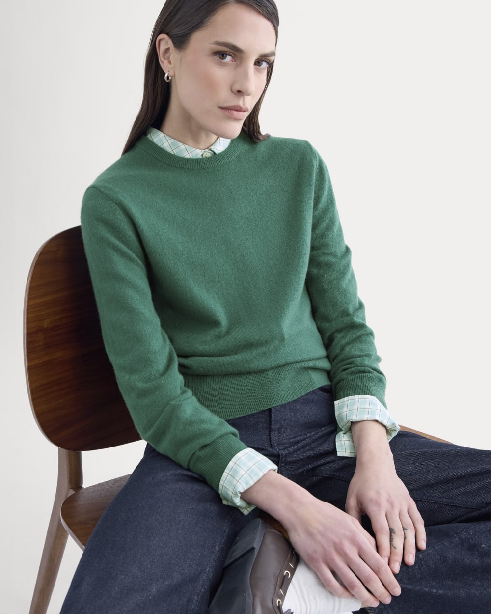 womens-cashmere-slim-crew-sweater-hunter-green | primary
