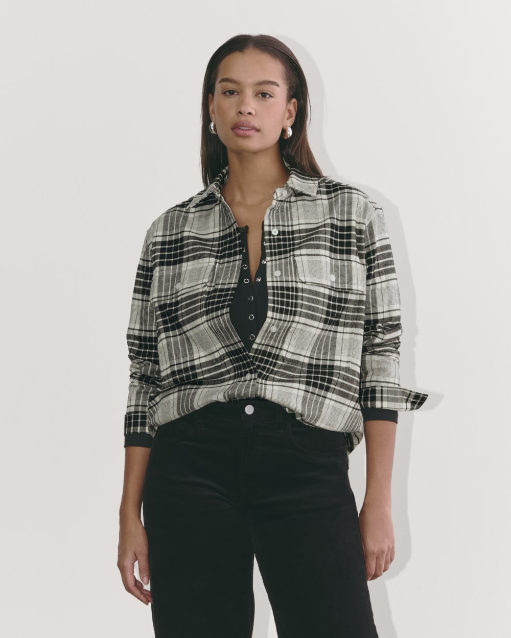 womens-flannel-boyfriend-shirt-light-heather-oat-black | primary