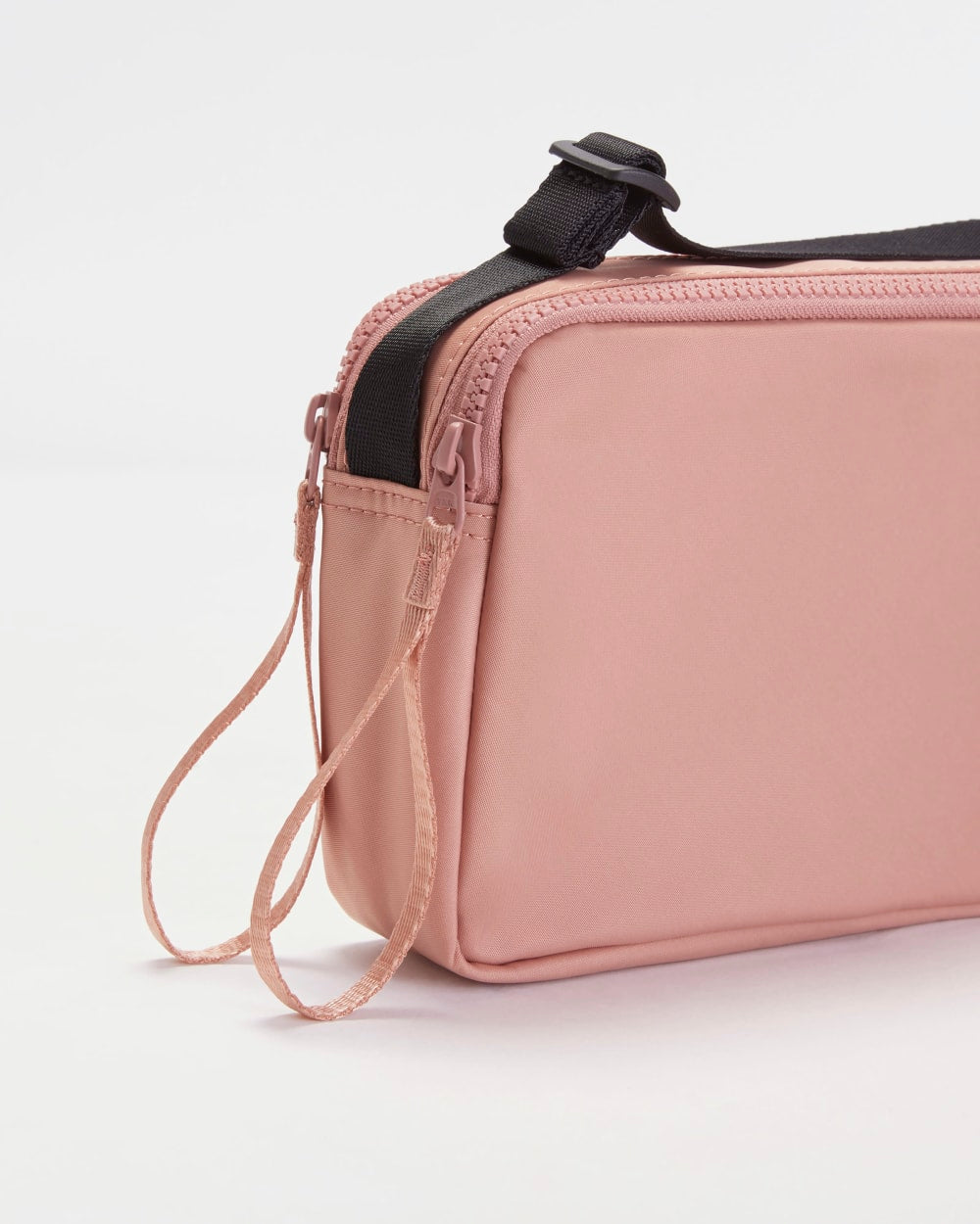 womens-recycled-nylon-camera-bag-light-rose