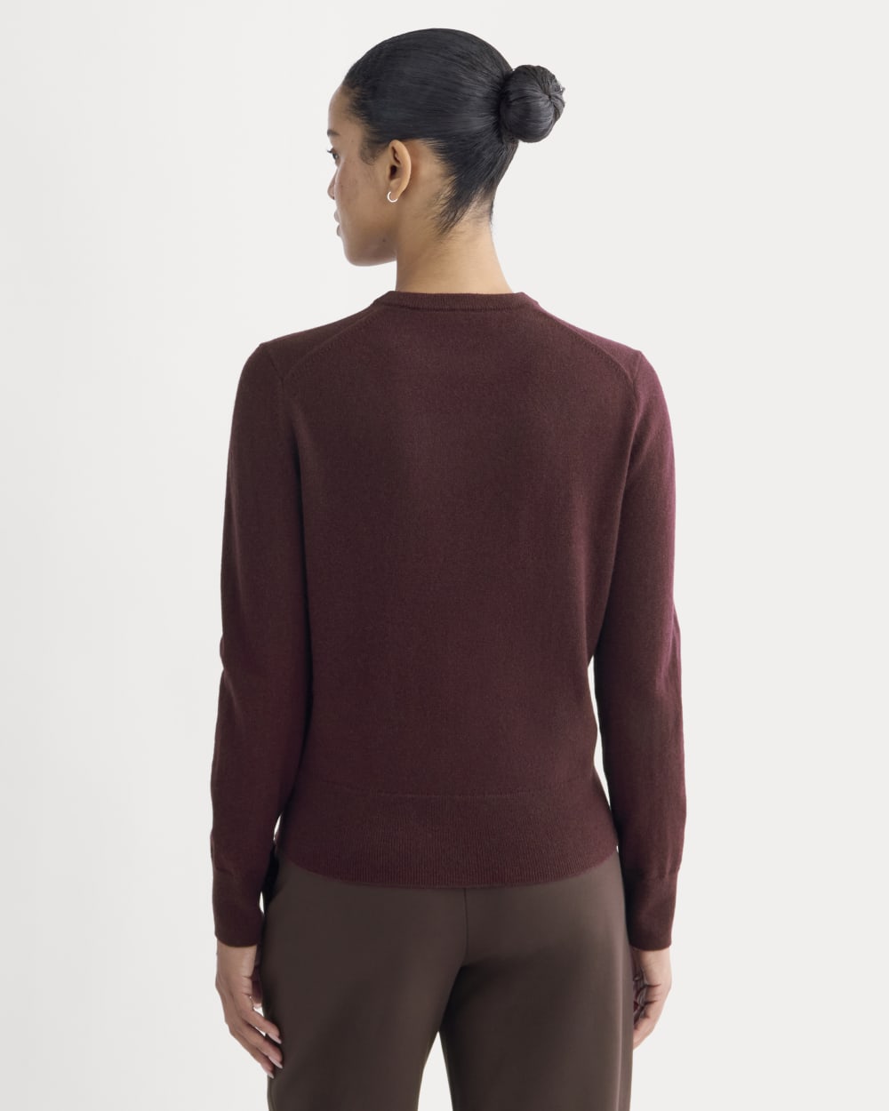 womens-cashmere-slim-crew-sweater-wine