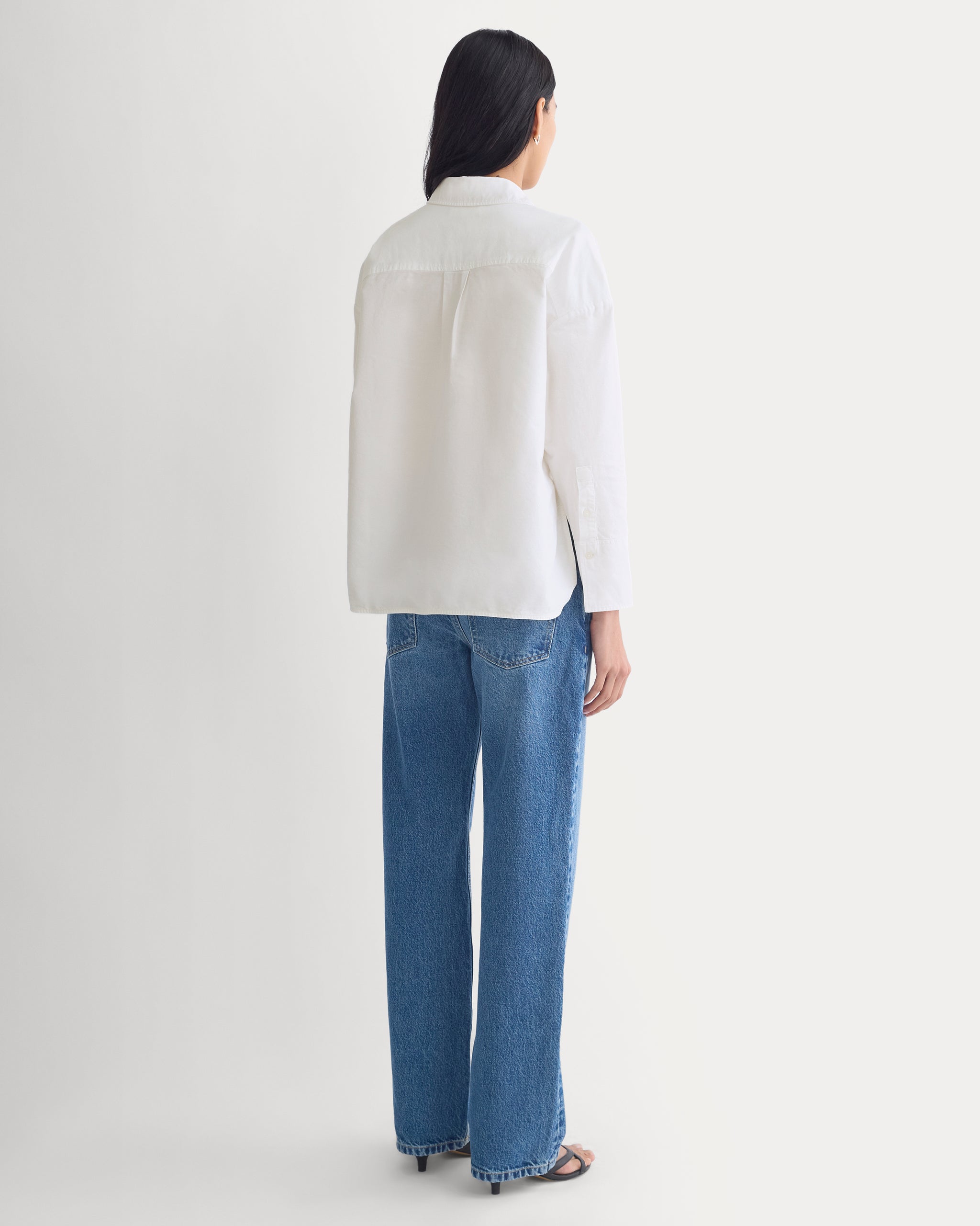 The Boxy Oxford | White