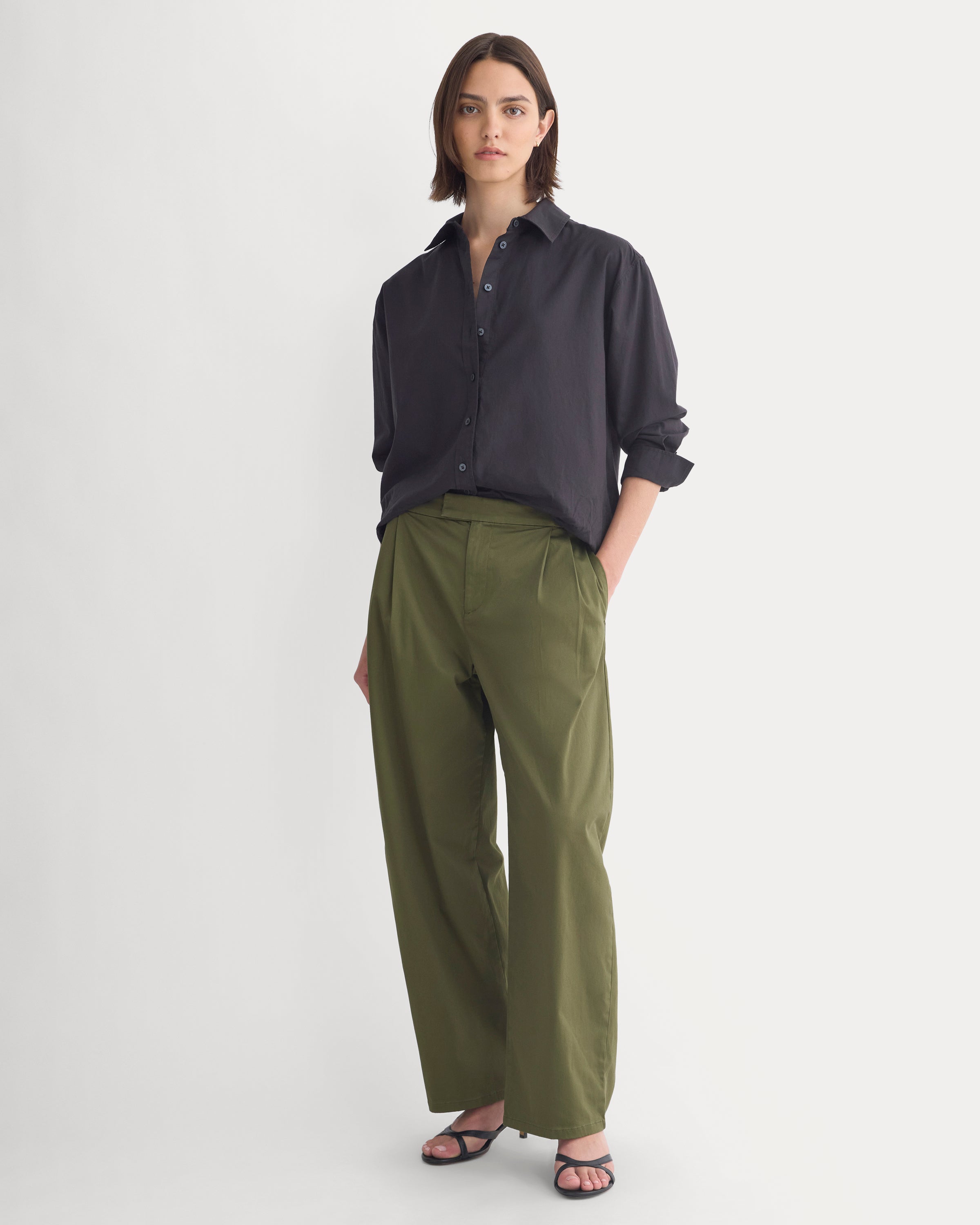 Everlane Barrel-Leg Pant In Organic Cotton Sateen In Olive Night, Size 8