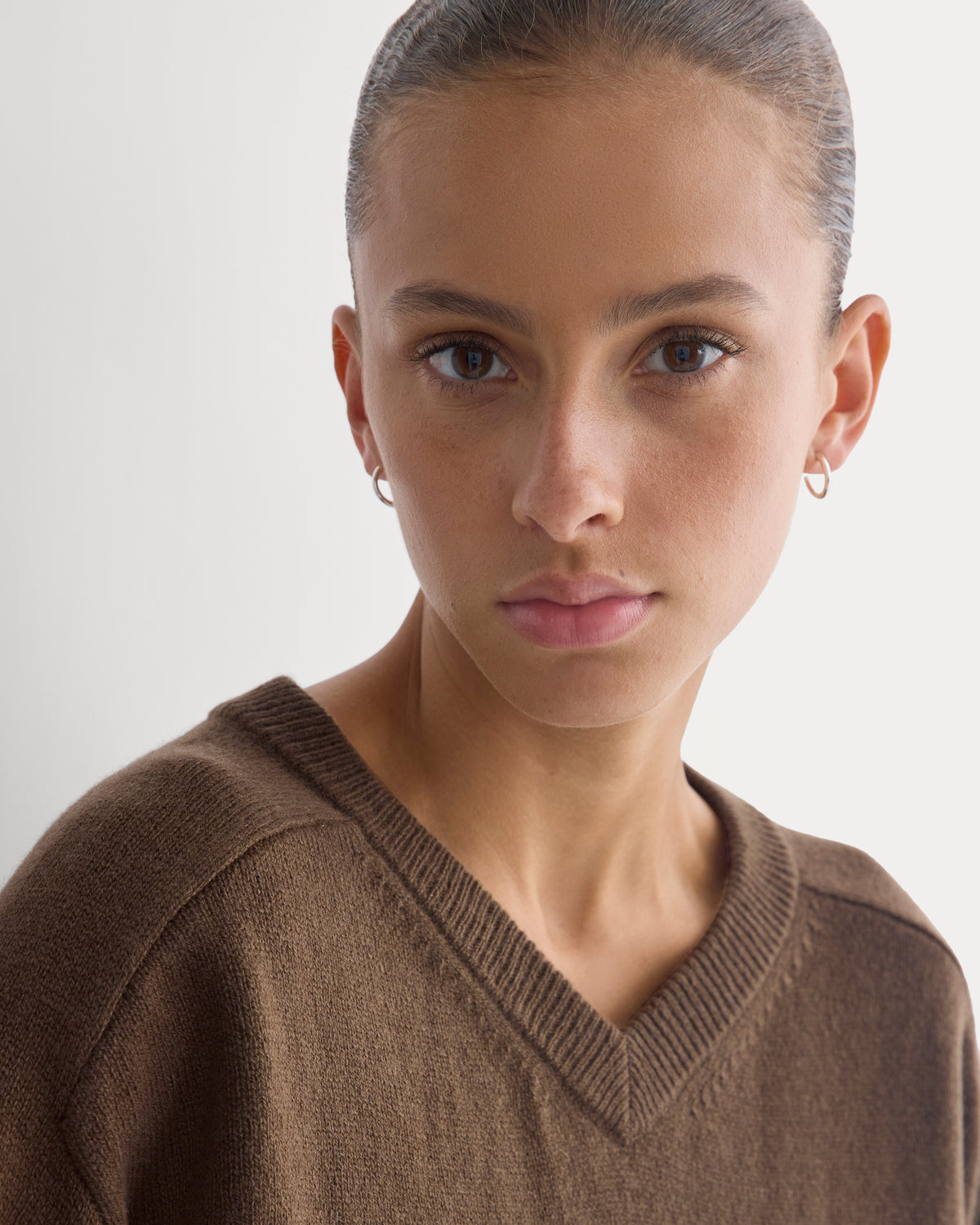 Cashmere High V Boyfriend Sweater | Cocoa