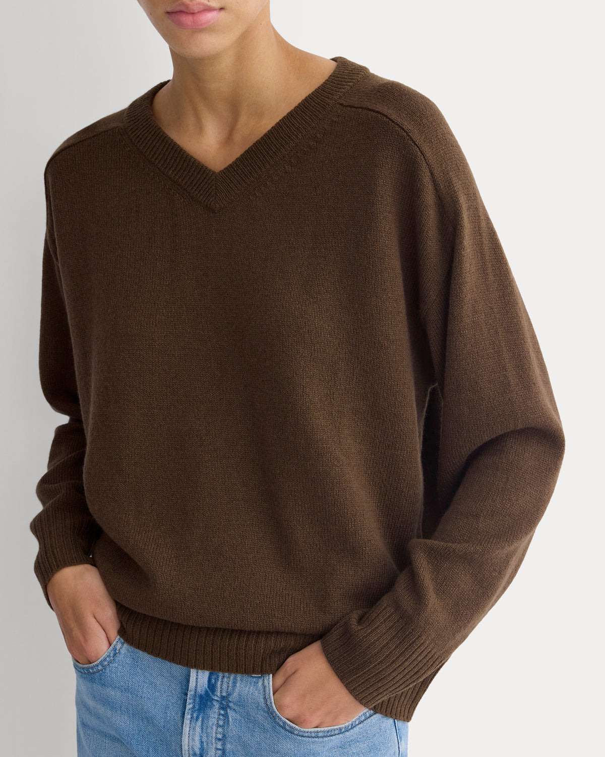 Cashmere High V Boyfriend Sweater | Cocoa