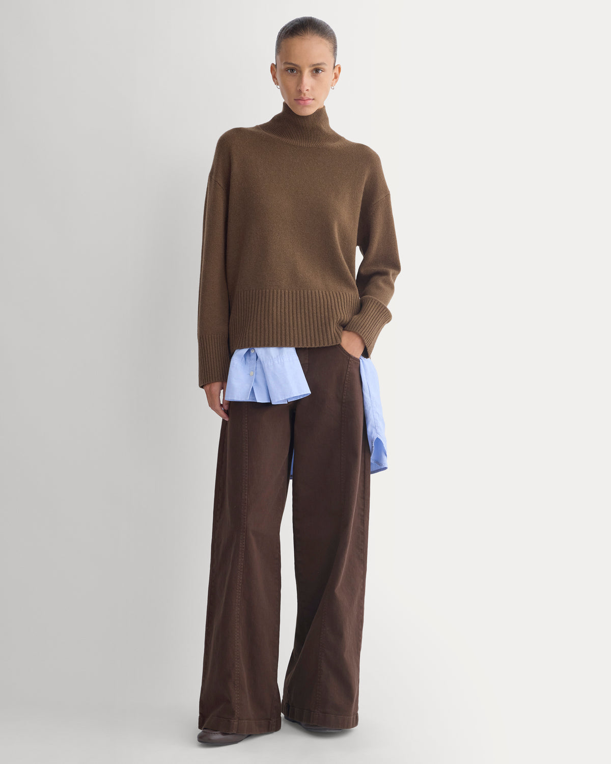 The Boxy Turtleneck in Cashmere | Cocoa