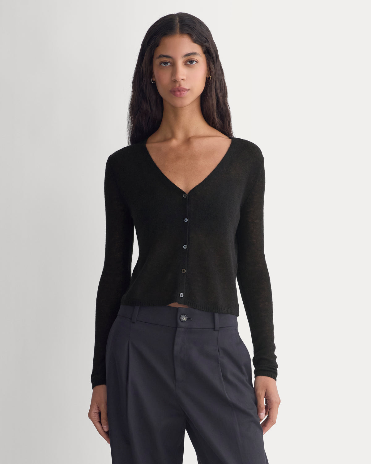 Air Alpaca Wide V Cropped Cardigan | Black