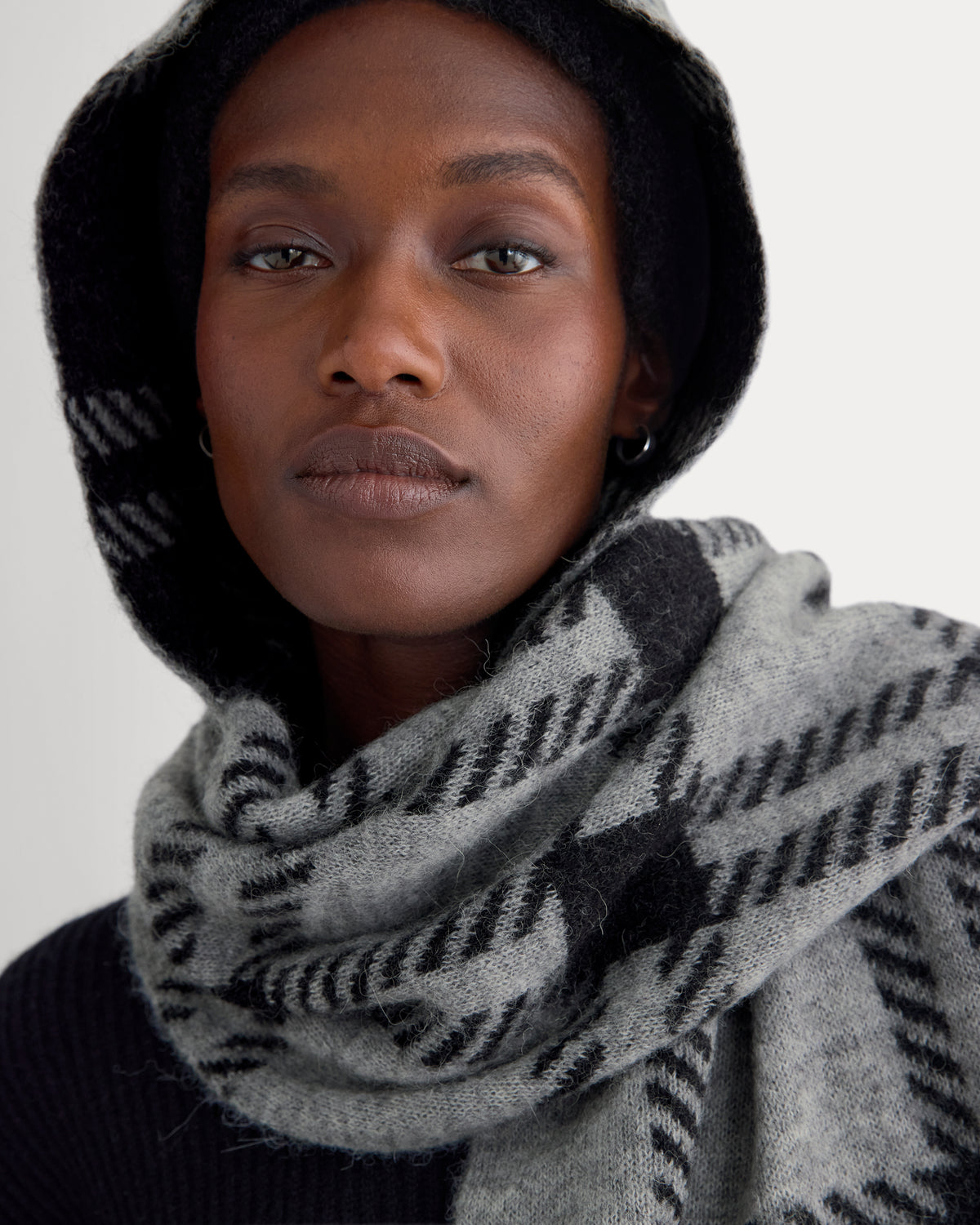 Wool Cashmere Tie-Front Scarf | Vintage Grey/Vintage Black