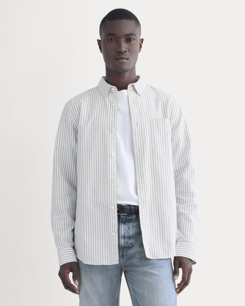 Everlane Slim Oxford Shirt | Standard In Bone/Navy, Size Small, Cotton Everlane Slim Oxford Shirt | Standard In Bone/Navy, Size Small, Cotton