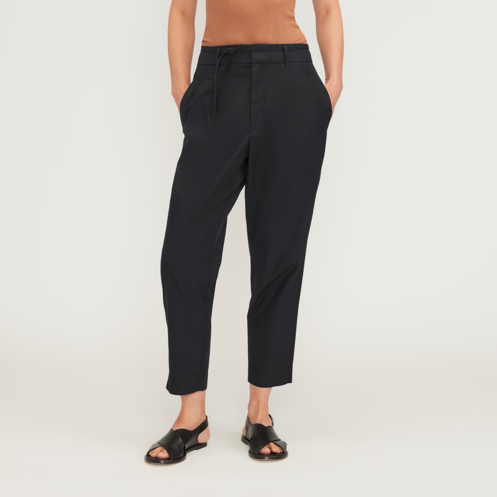 womens-poplin-pleated-taper-pant-black | primary