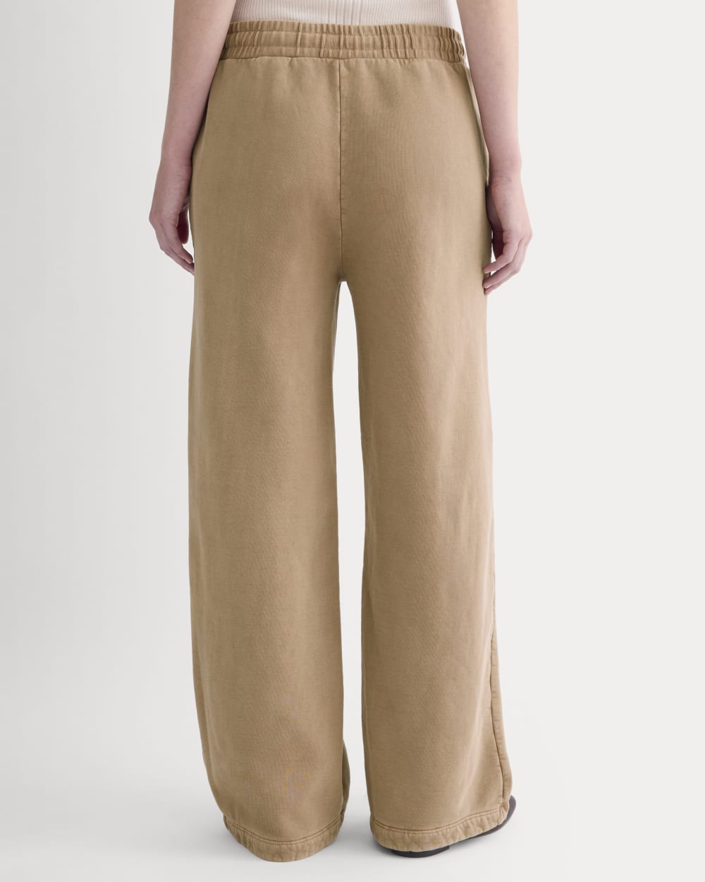 everlane-x-laufey-foundation-sweatpant-weathered-clay