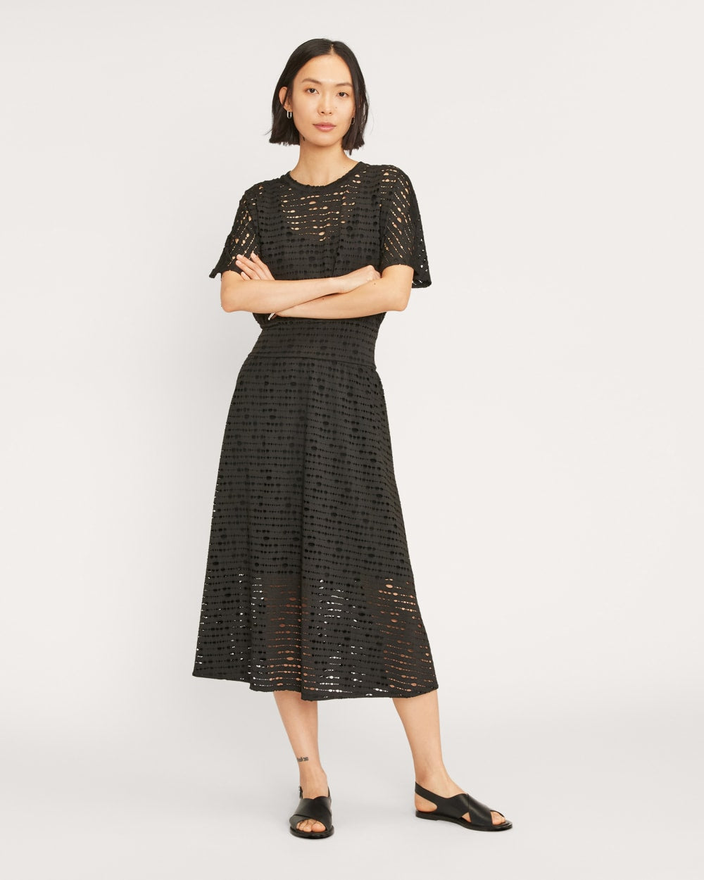 womens-city-crossover-sandal-black