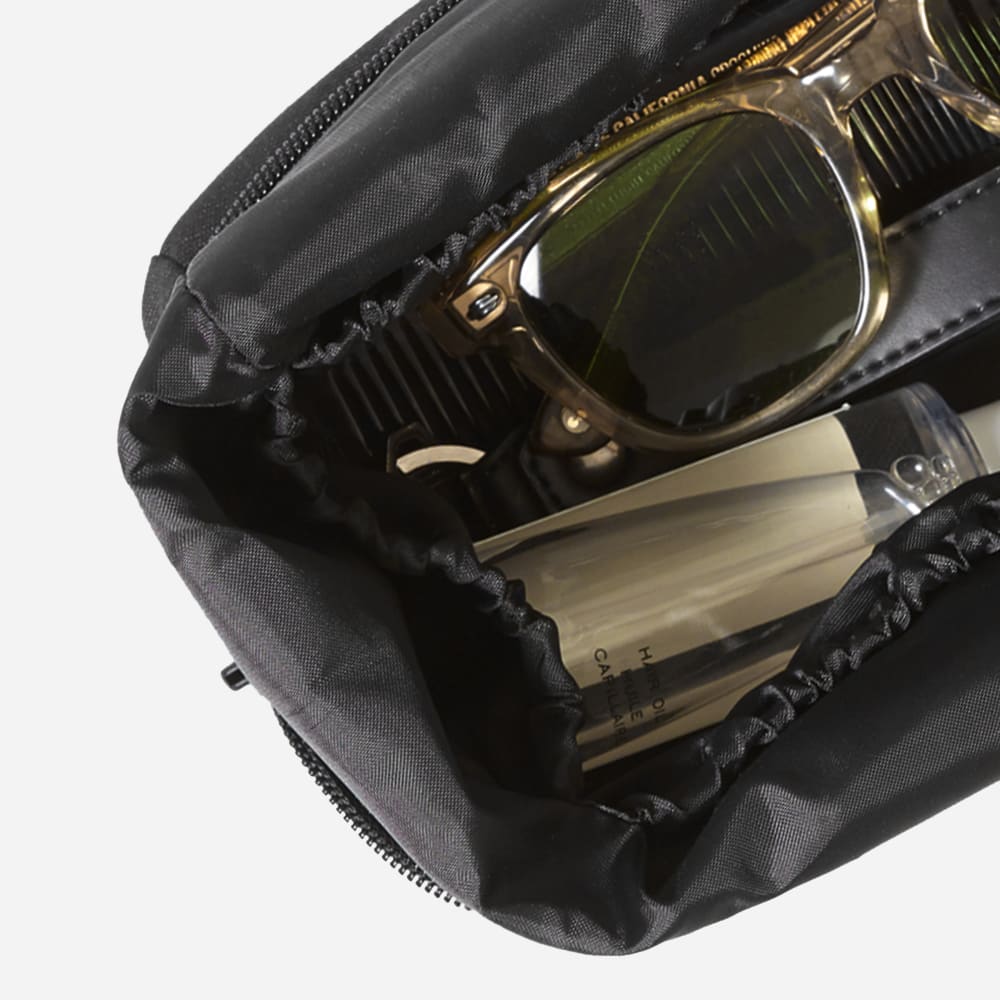 womens-renew-catchall-case-black