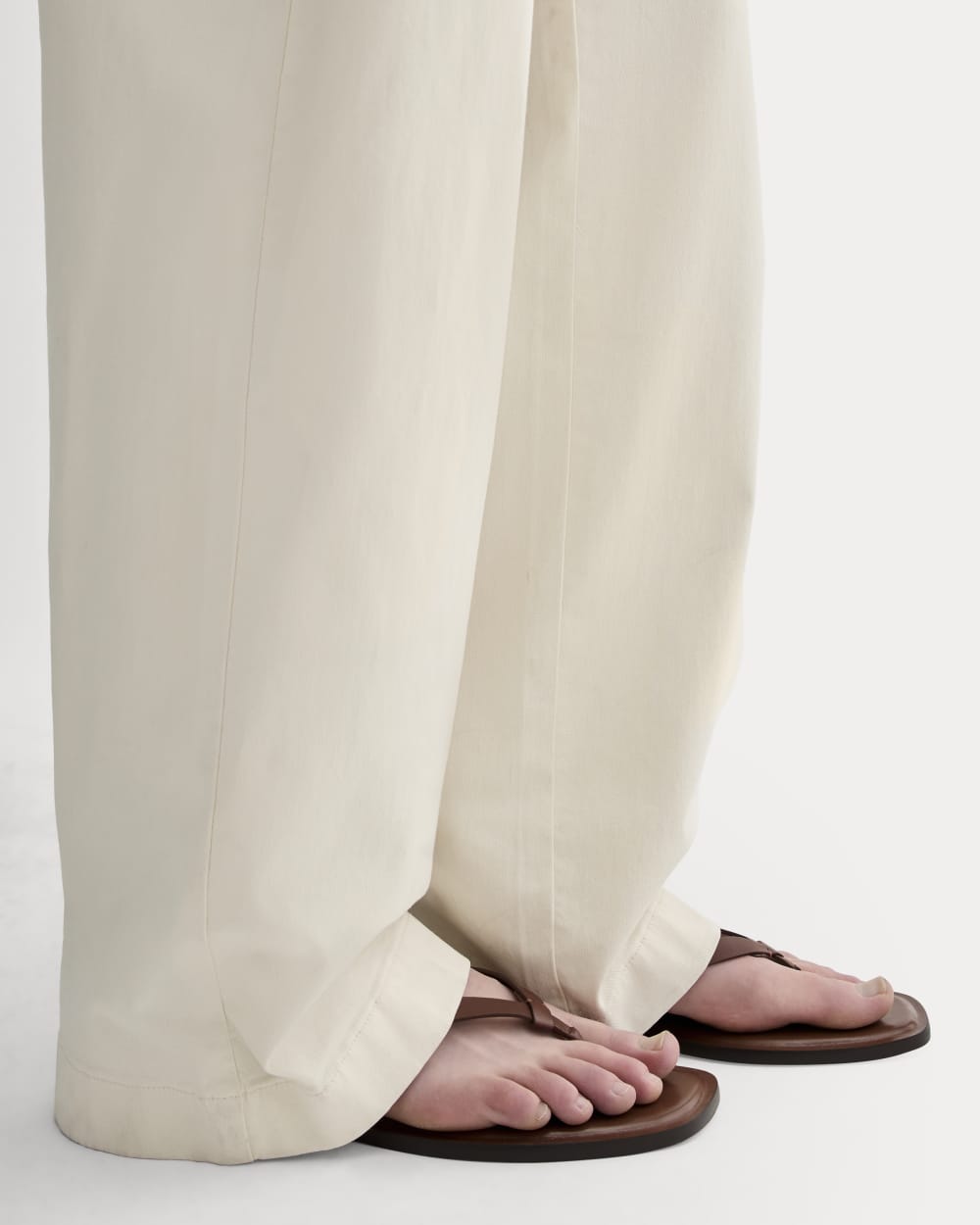 womens-leather-flip-flop-rum