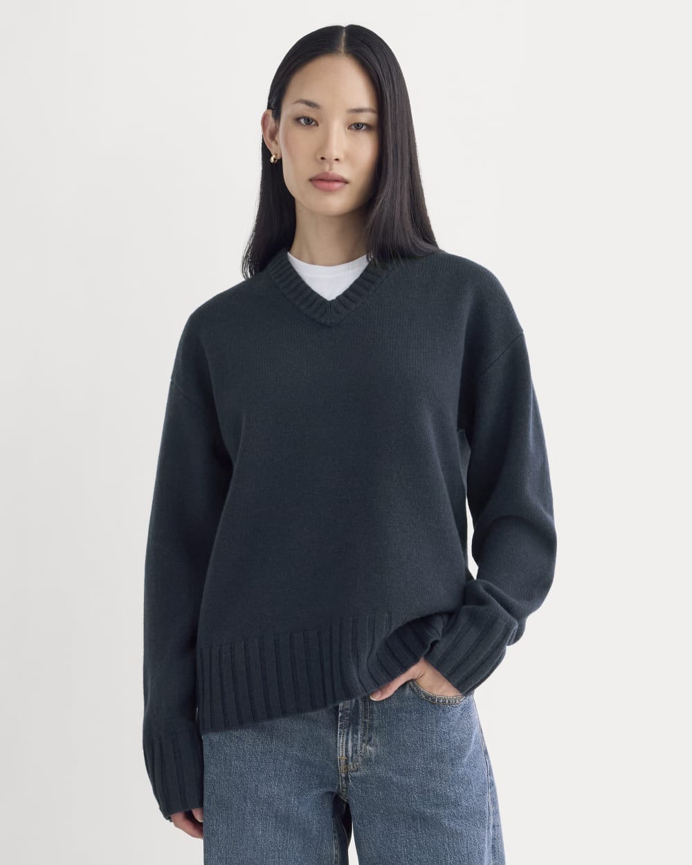トップス YLEVE EXTRAFINE MERINO WOOL KN V/N P/O V-Neck Sweater in Extrafine Luxe Merino | Navy – Everlane