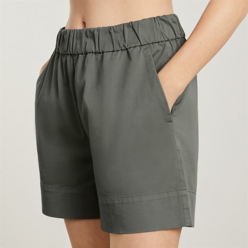 womens-easy-modern-chino-short-pewter-green