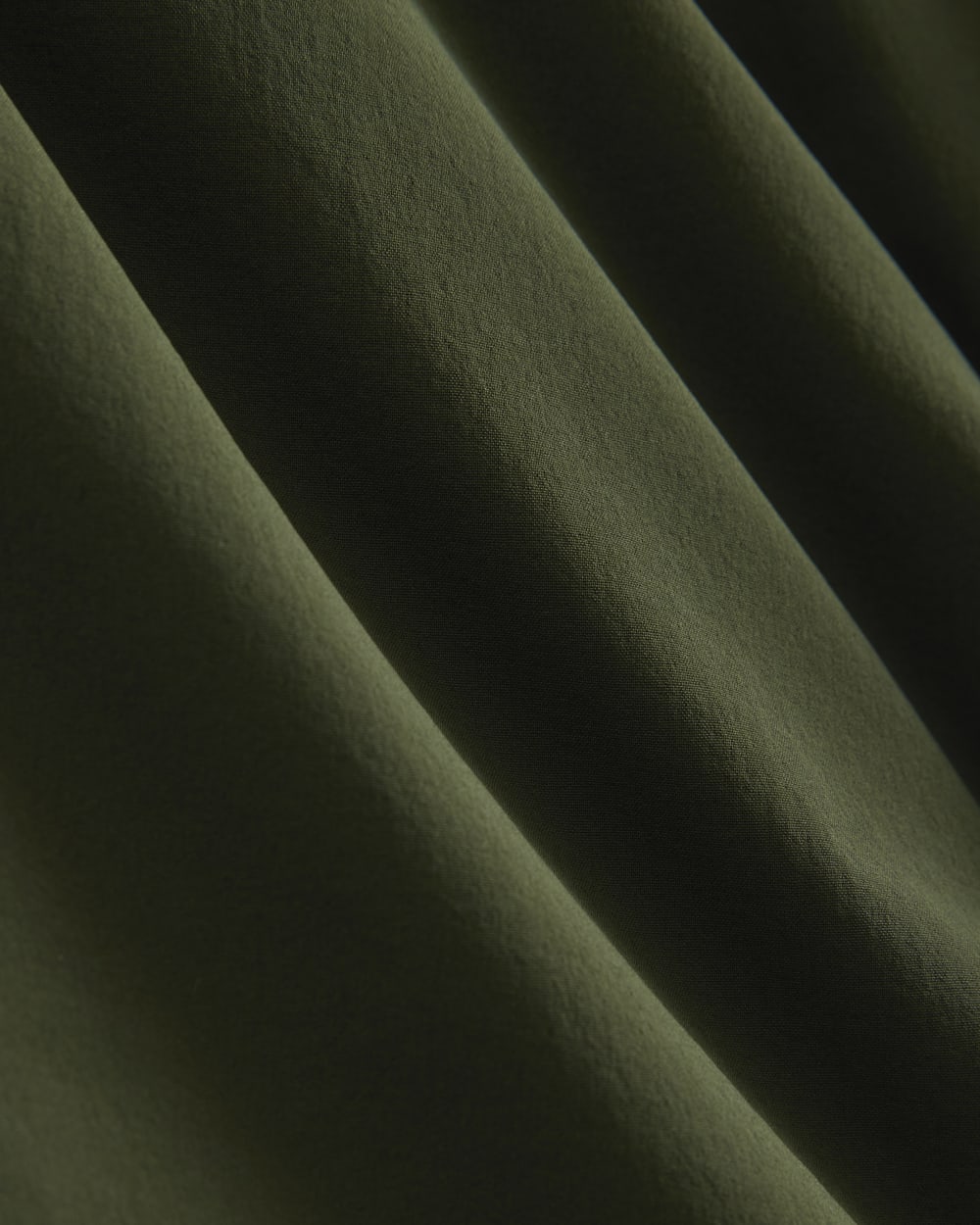 mens-transit-recycled-nylon-jogger-dark-forest