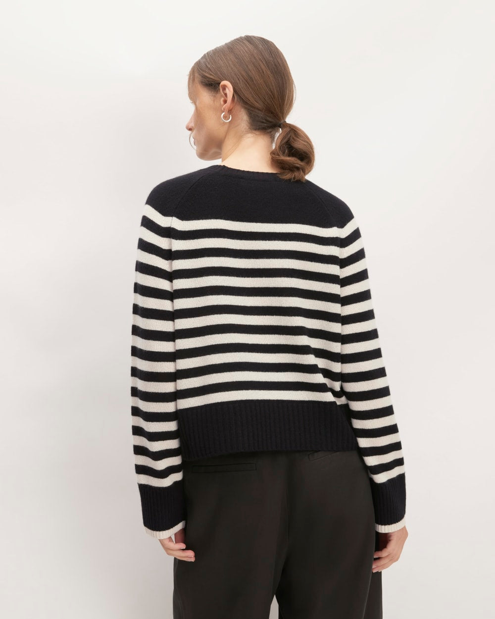 womens-cashmere-boxy-crew-sweater-black-bone