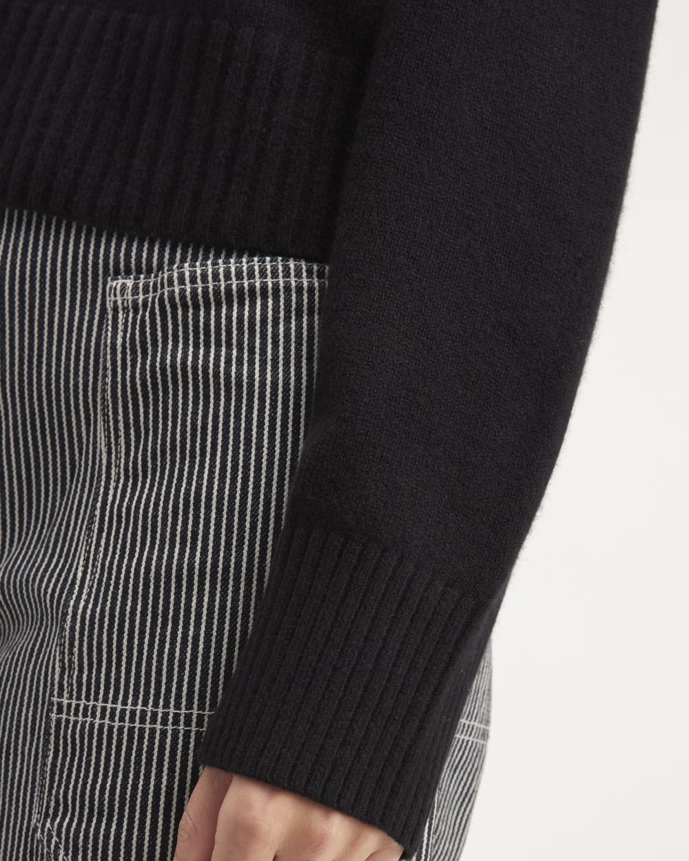 womens-cashmere-boxy-crew-sweater-black