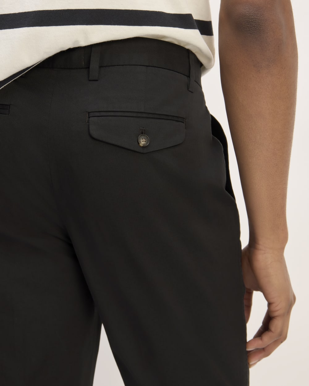 mens-relaxed-taper-air-chino-black