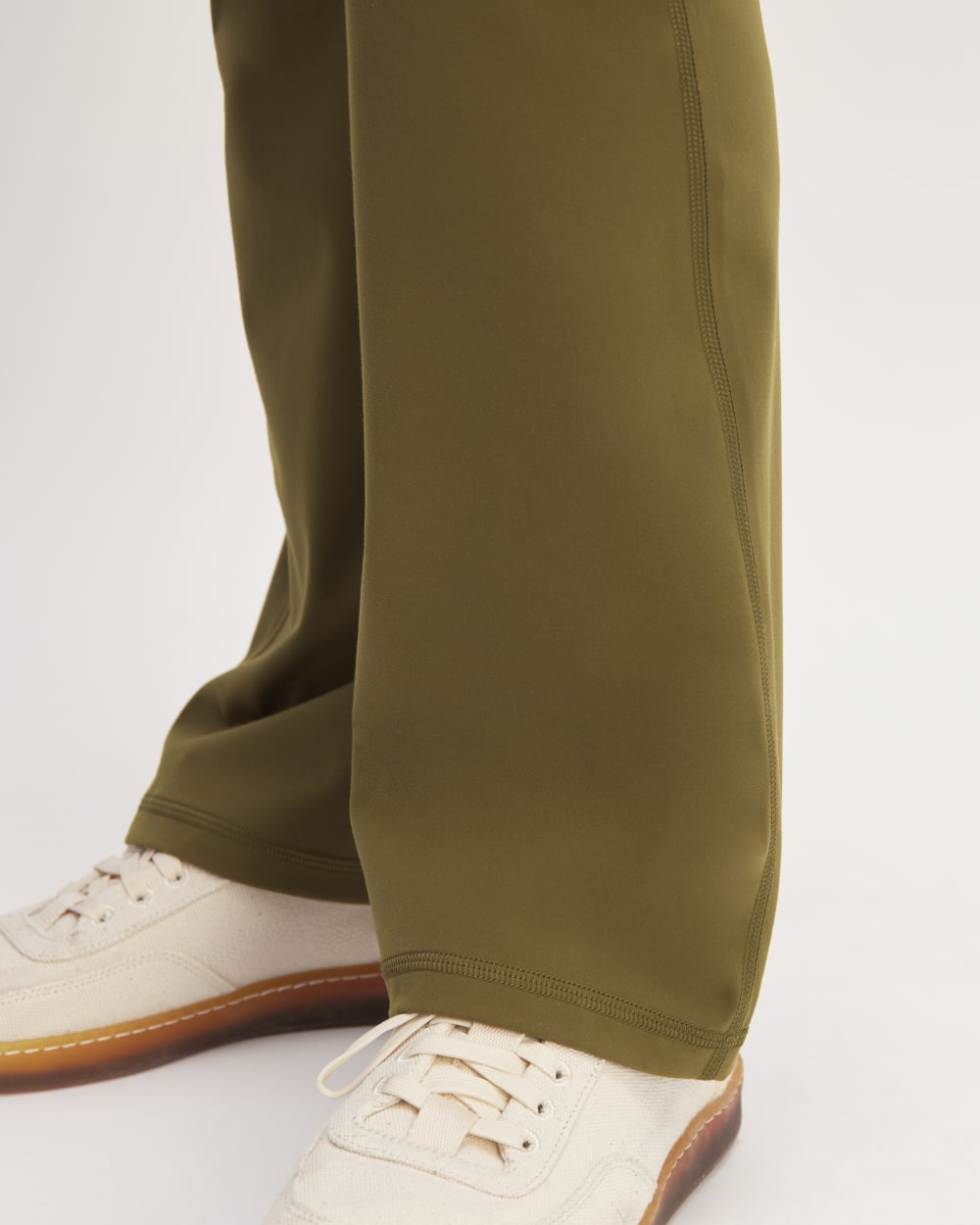 womens-perform-flare-legging-beech