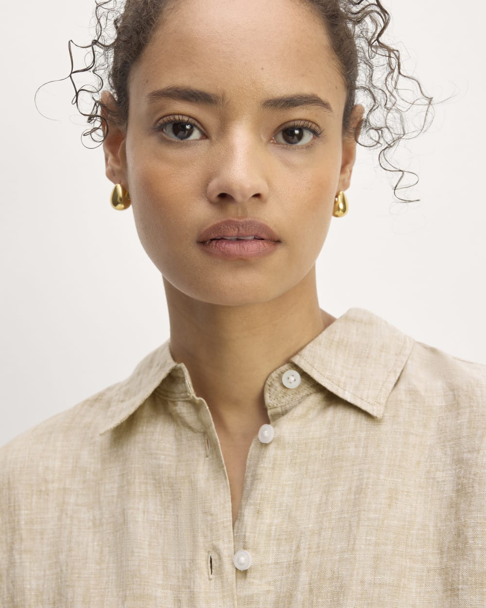 womens-linen-boyfriend-shirt-cornstalk-chambray