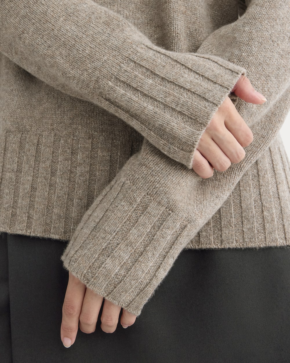 womens-v-neck-sweater-extrafine-merino-heather-soft-taupe