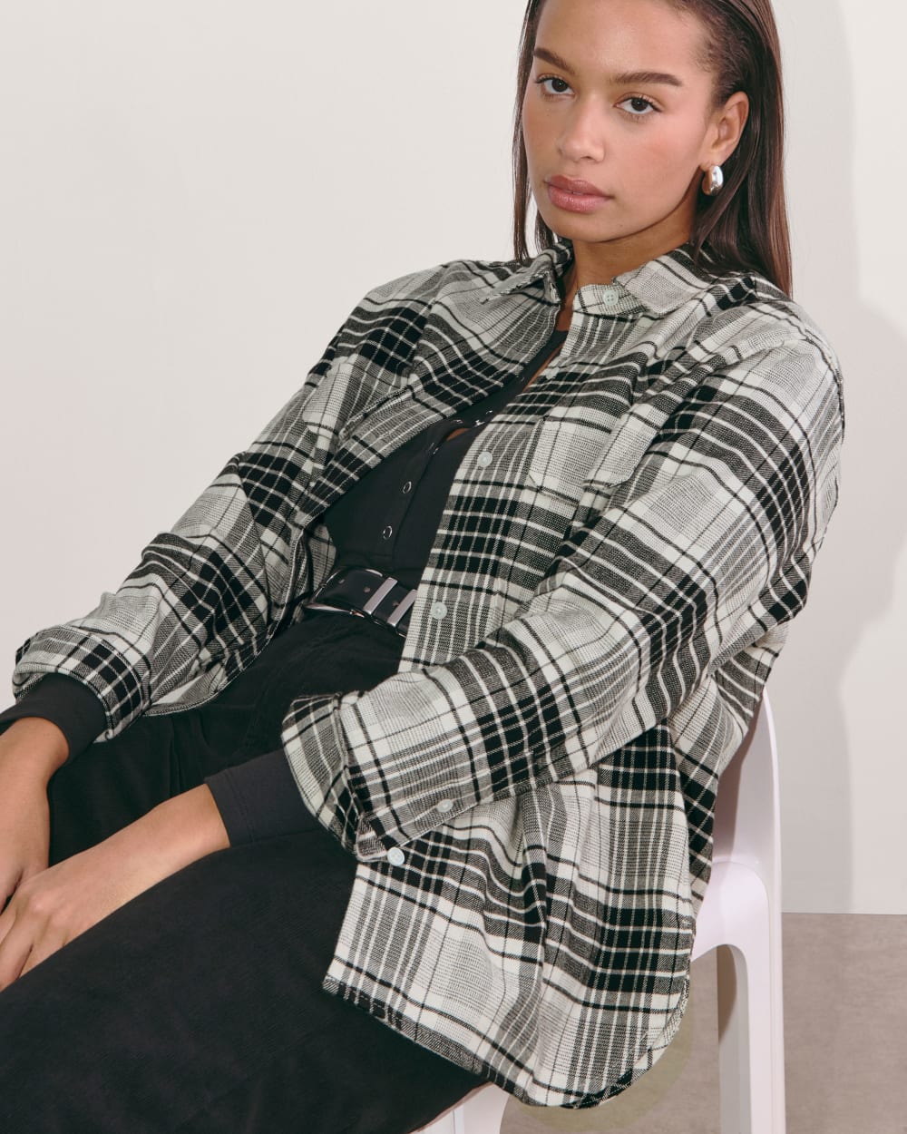 womens-flannel-boyfriend-shirt-light-heather-oat-black