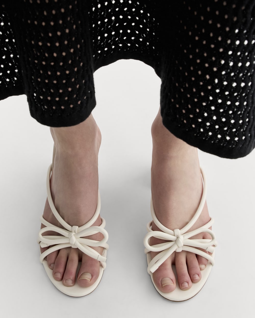 womens-leather-bow-heel-canvas