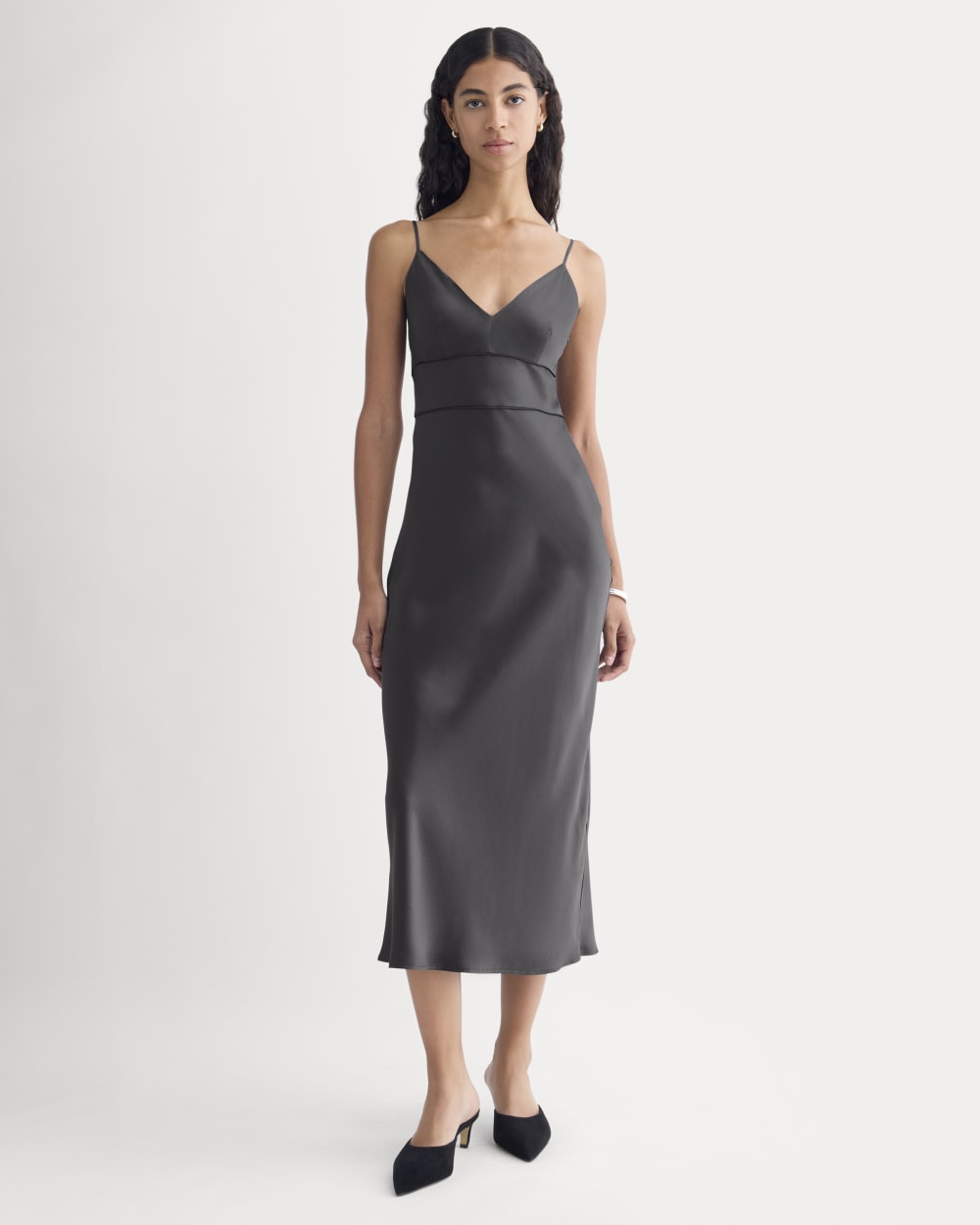 Everlane Bias Cut Slip Dress in Silk Charmeuse in Graphite, Size 00 Everlane Bias Cut Slip Dress in Silk Charmeuse in Graphite, Size 00
