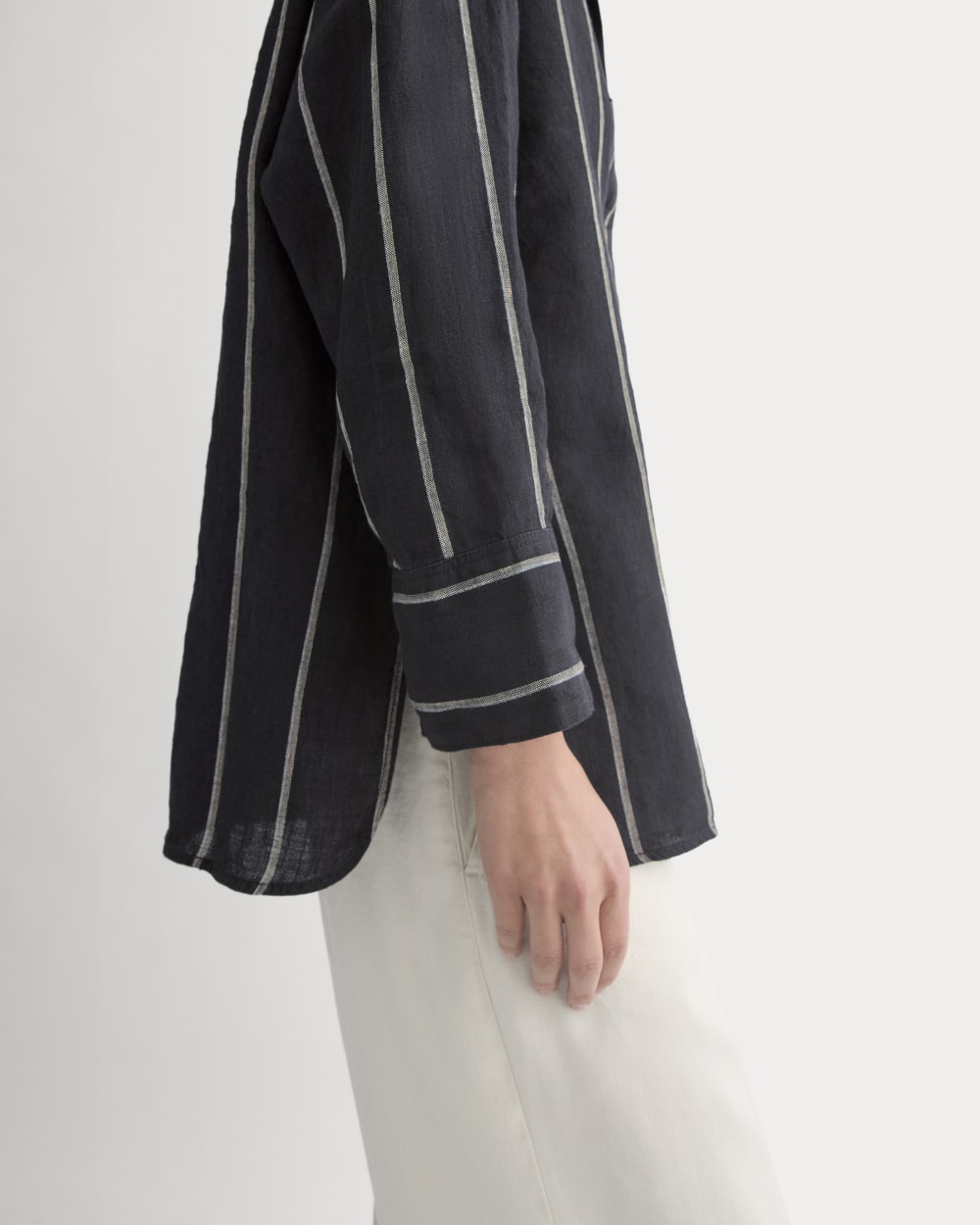 womens-popover-shirt-in-linen-black