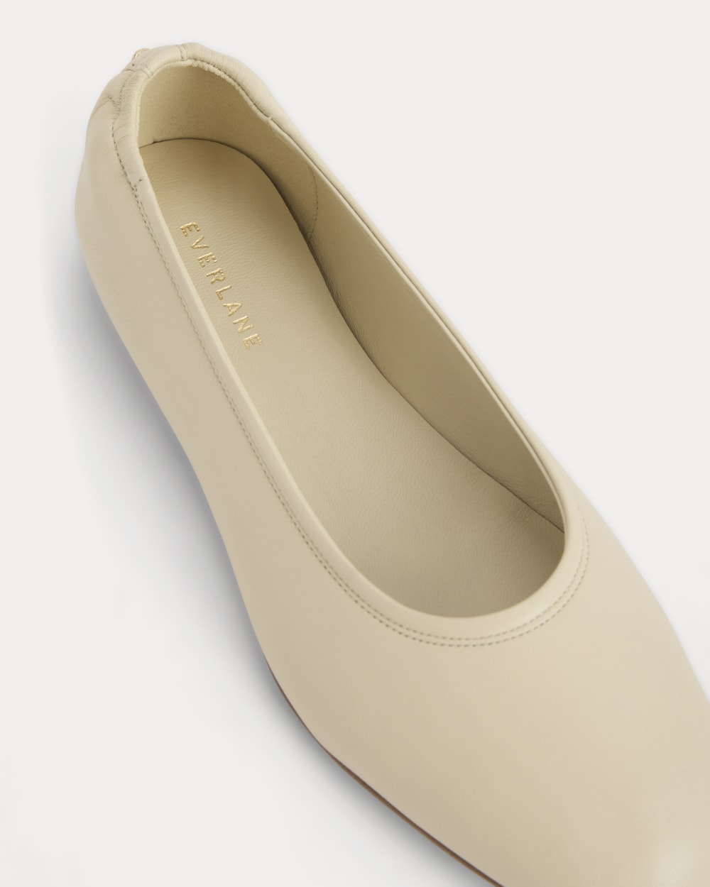 womens-italian-leather-flat-crema | alt