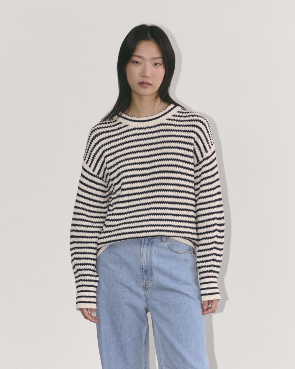 The Cocoon Crew in Everyday Cotton | Canvas / Navy – Everlane