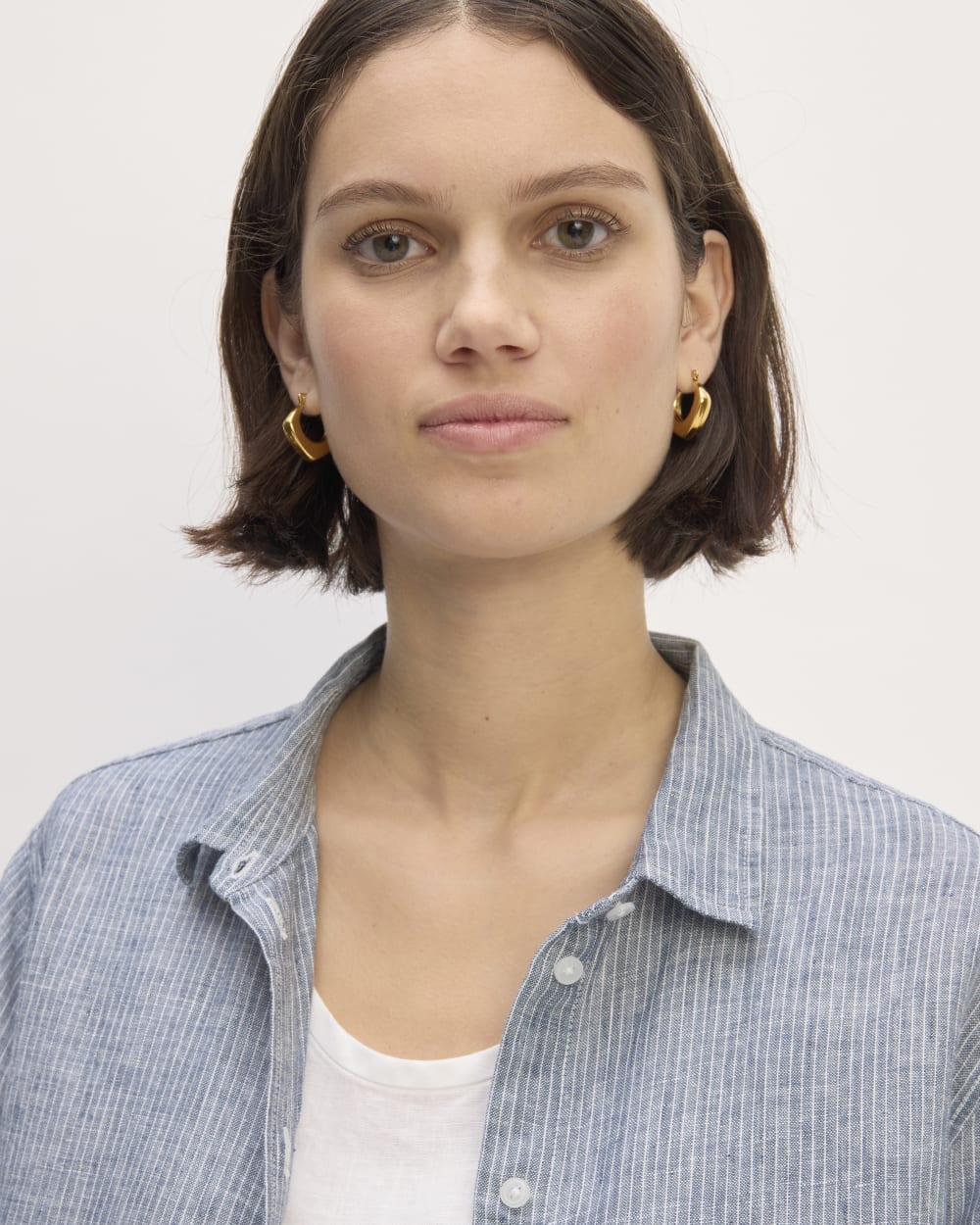 womens-relaxed-linen-shirt-white-blue