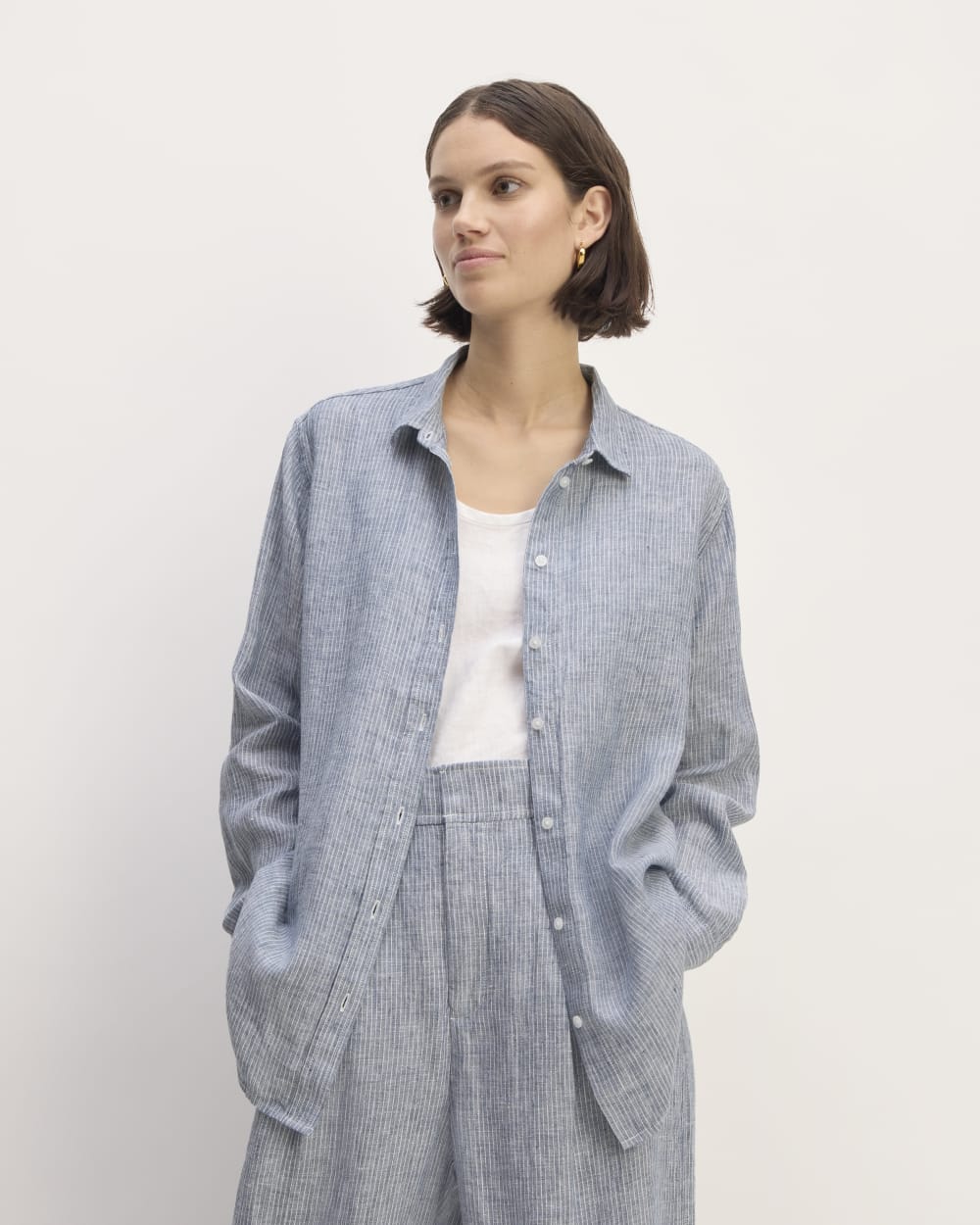 womens-relaxed-linen-shirt-white-blue | primary