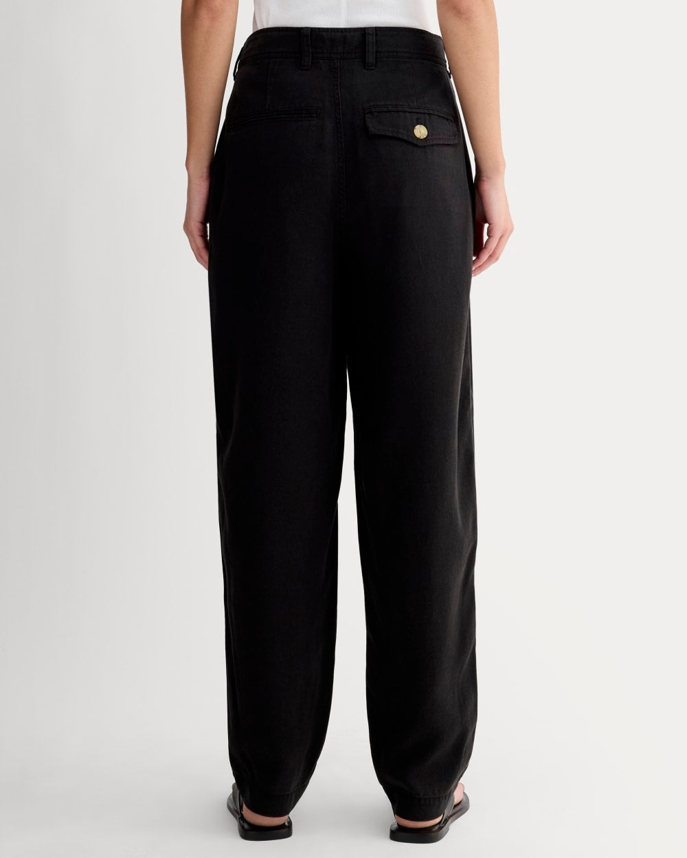 womens-relaxed-chino-black