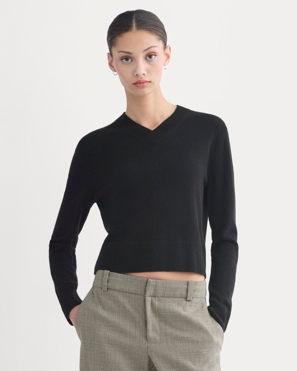 womens-cashmere-cropped-high-v-sweater-black