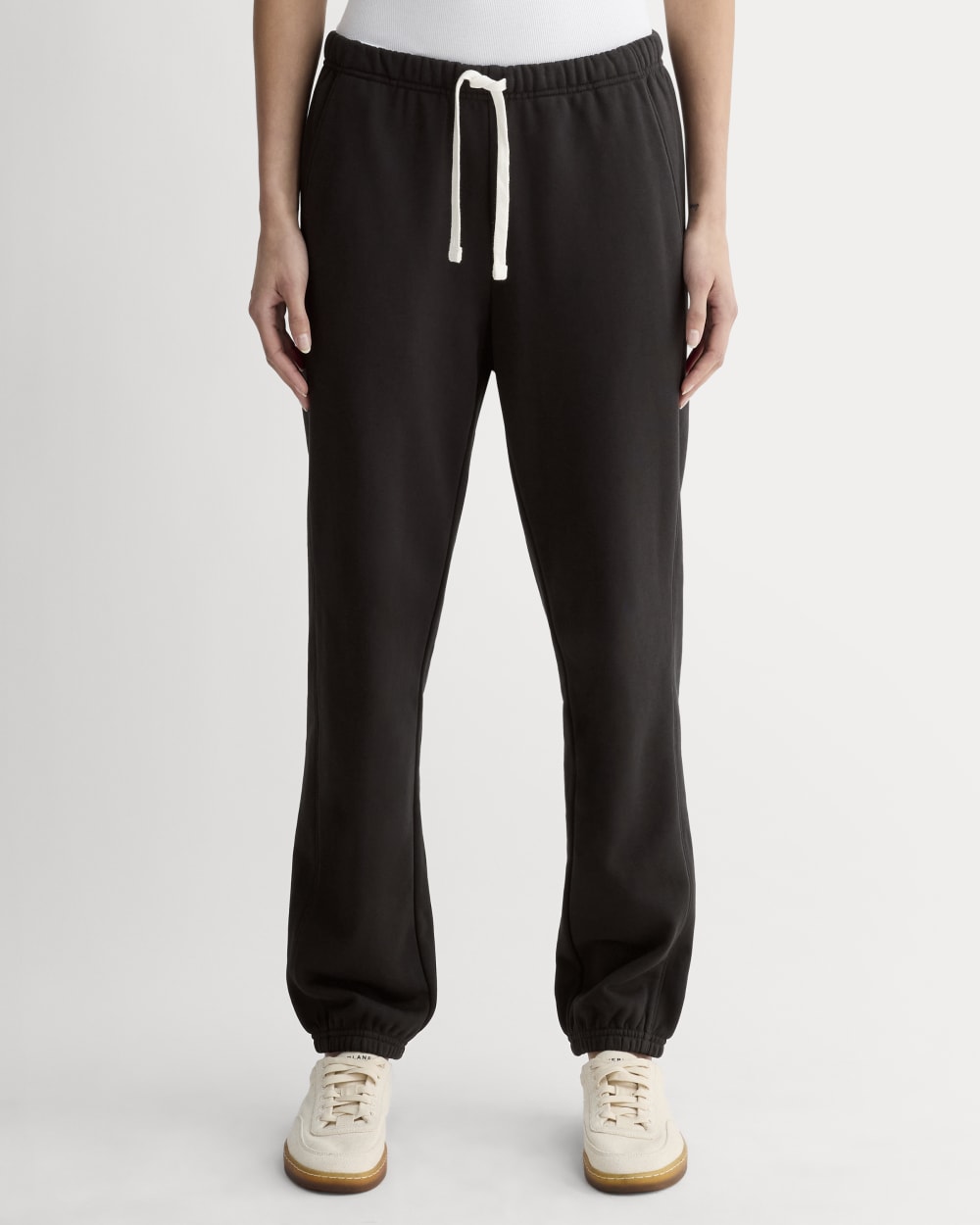 womens-off-duty-jogger-black