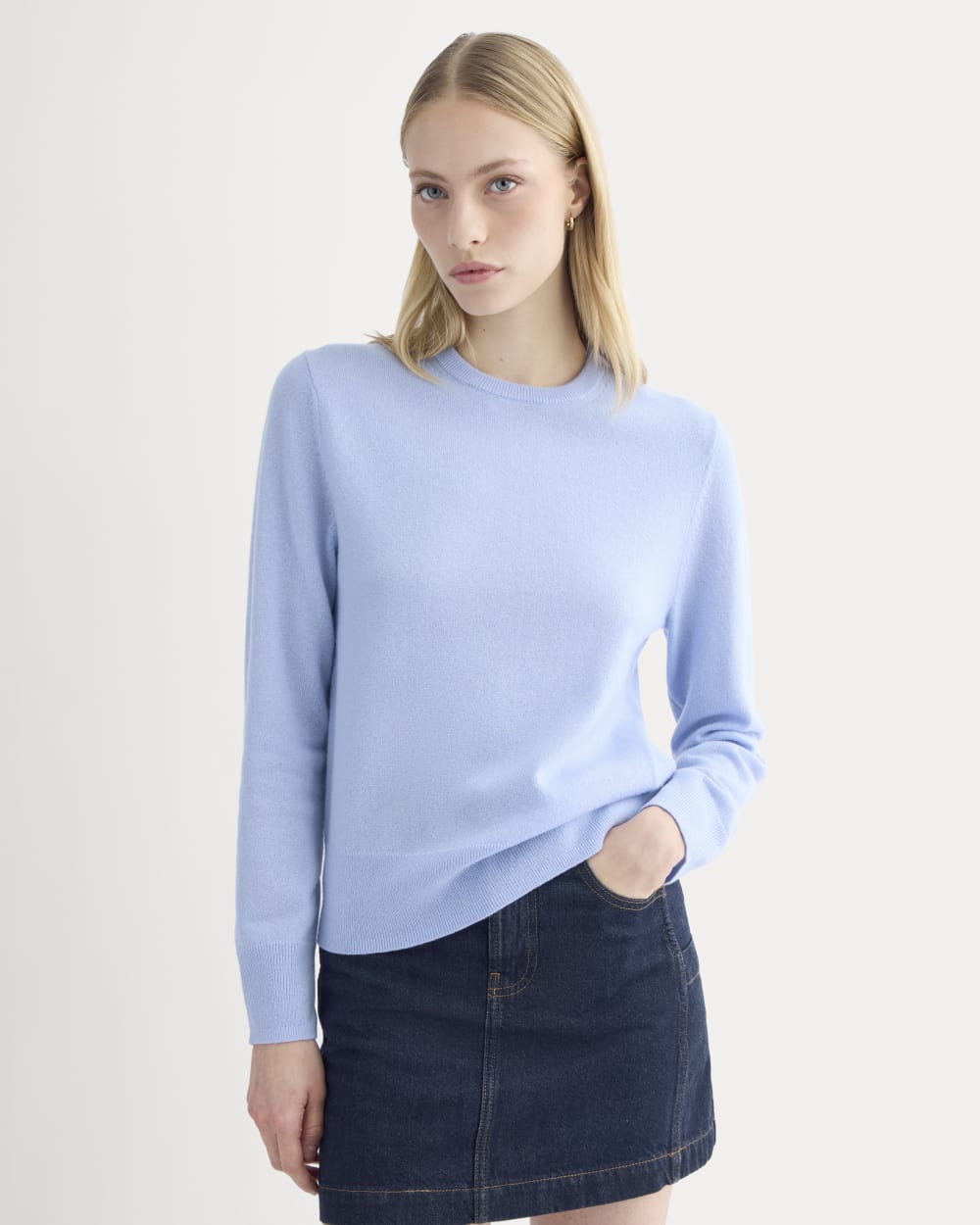 womens-cashmere-slim-crew-sweater-open-air-blue | primary