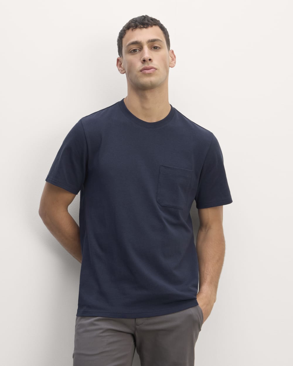 The Premium-Weight Pocket Tee | Uniform | Navy – Everlane