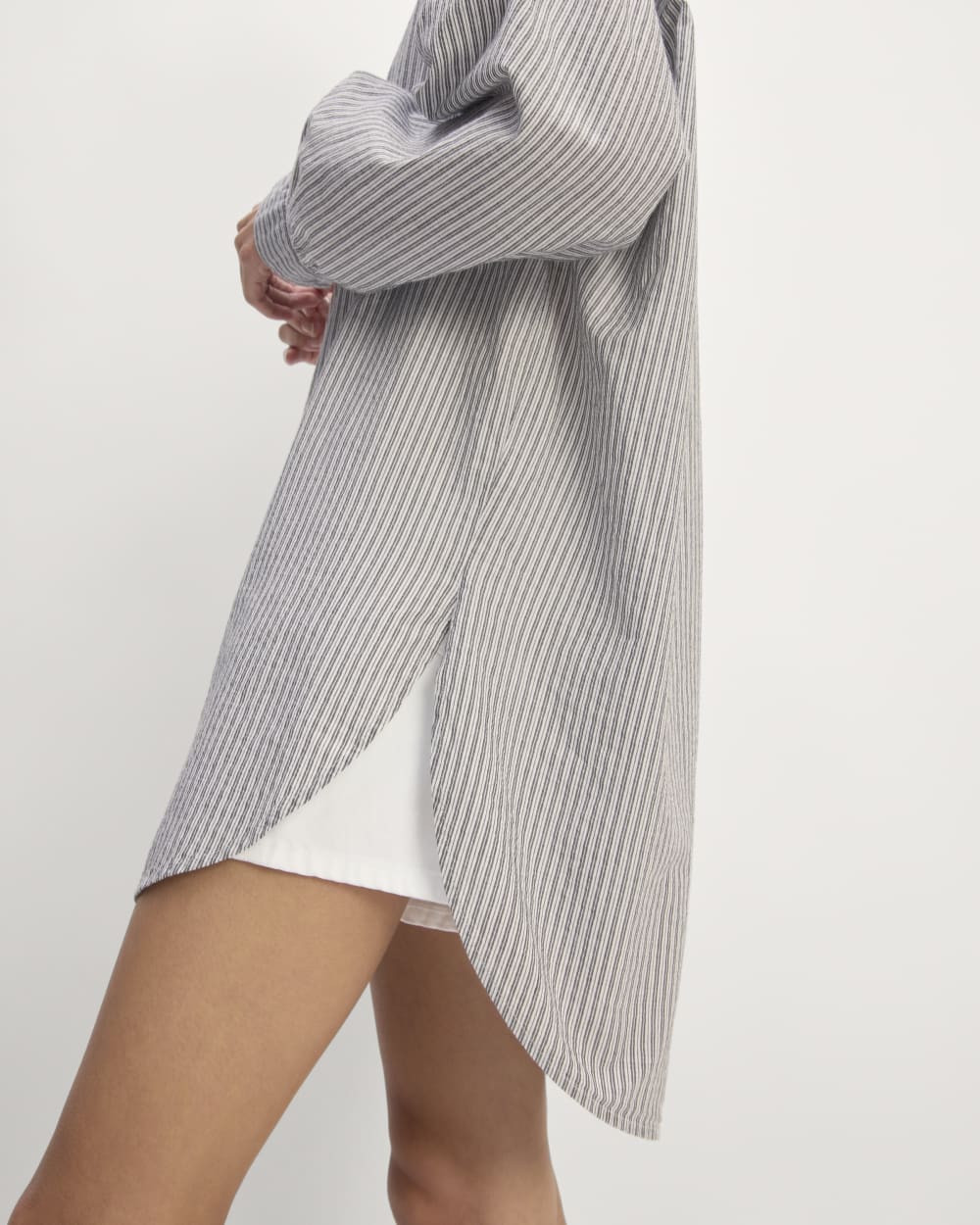 womens-gauze-oversized-shirt-white-black