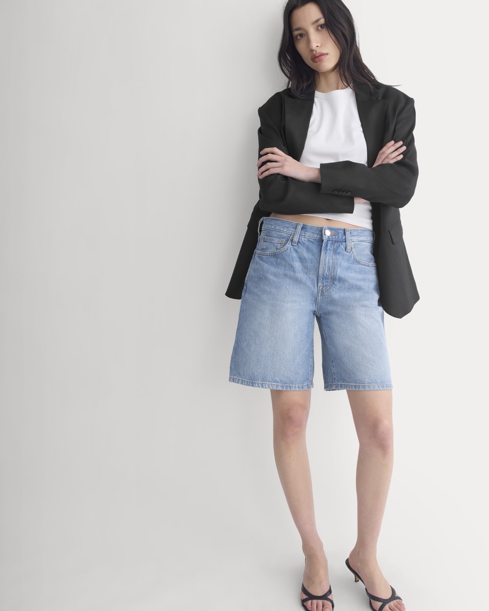 womens-loose-jean-short-light-wash