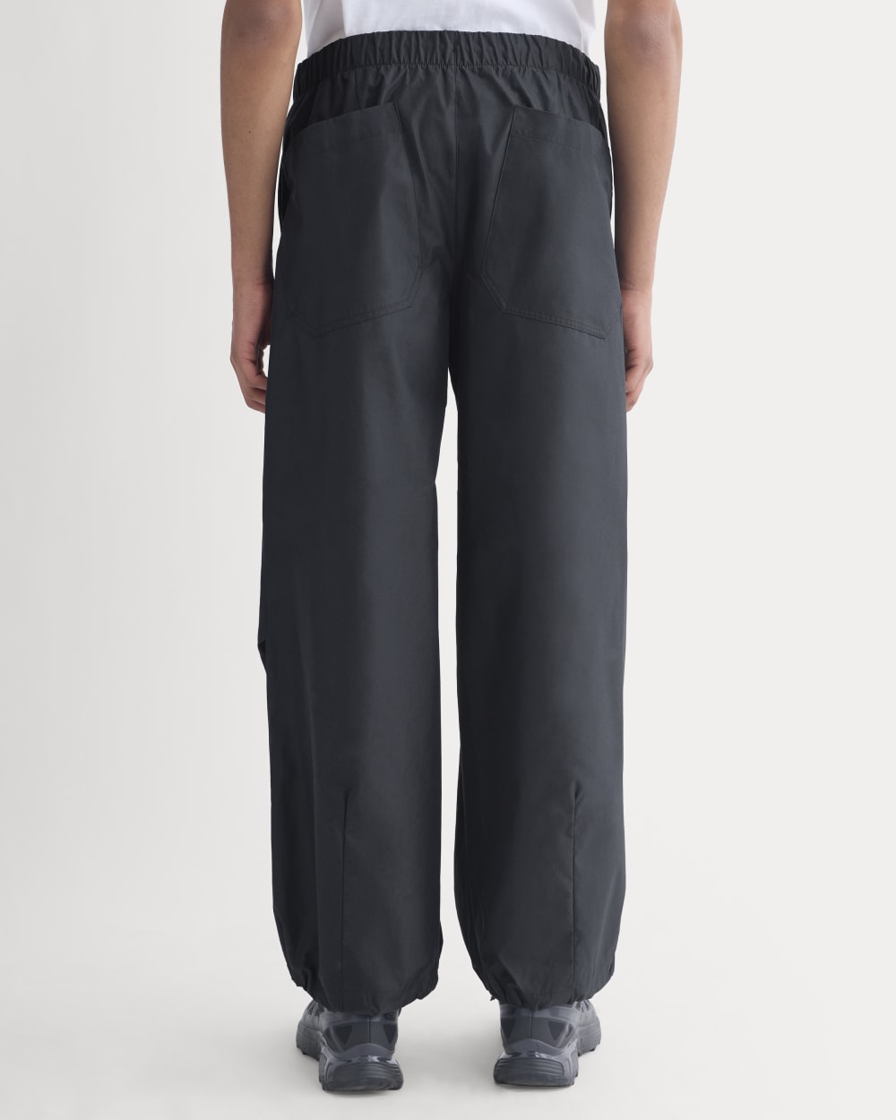 mens-baggy-parachute-pant-washed-black