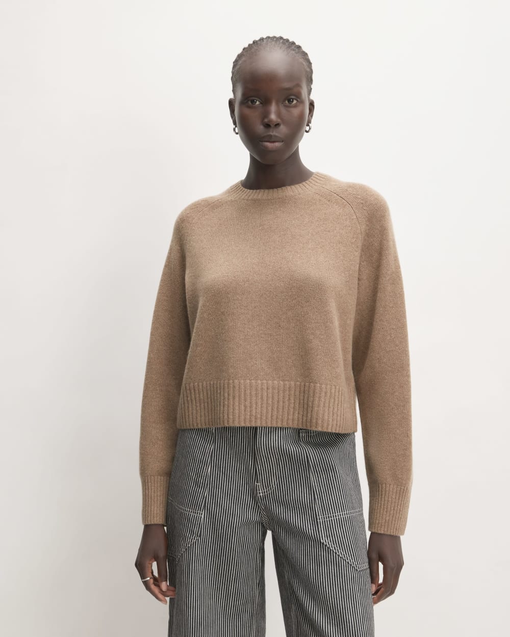 The Boxy Crew in Cashmere Heathered Woodsmoke – Everlane